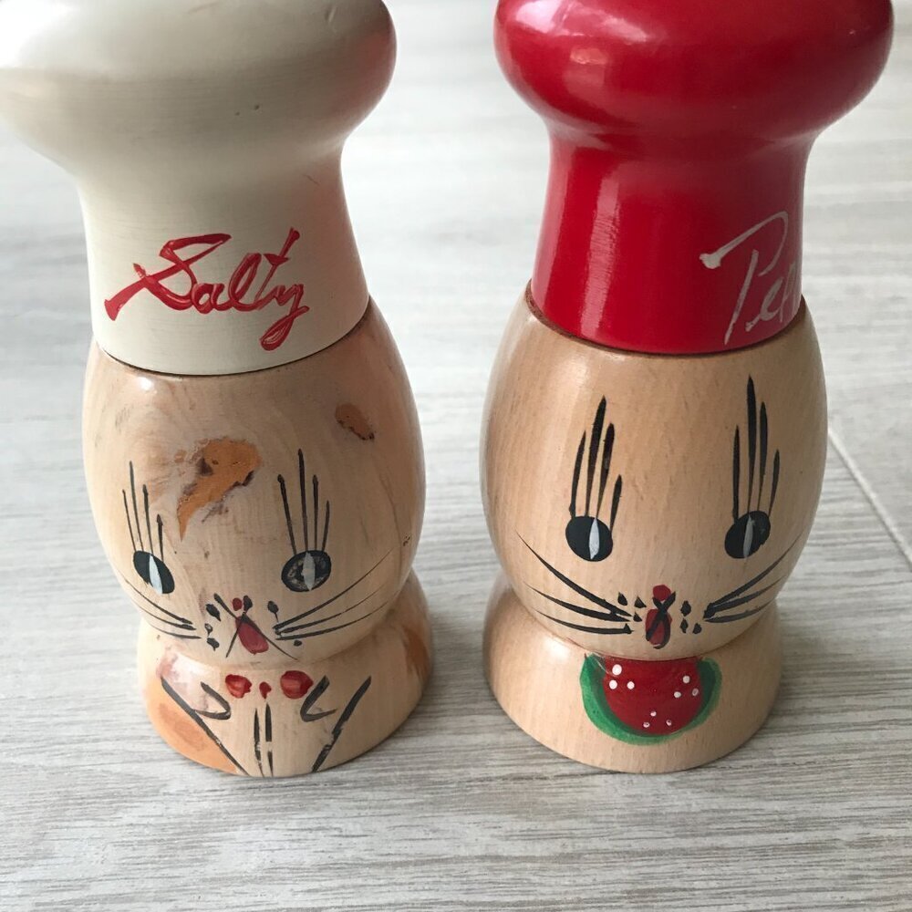 Salt and Pepper Shakers Salty and Peppy Cats Vintage Wood Hand Painted Kitschy